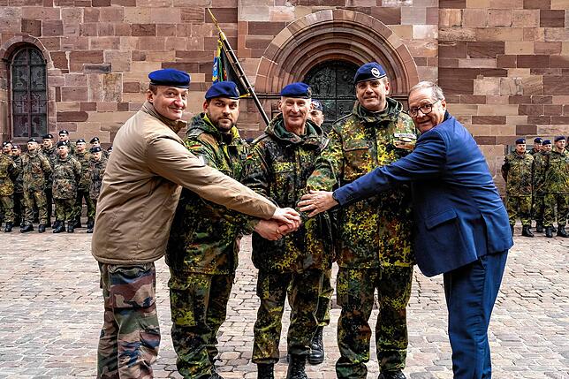 Bild 10: Bilder der beeindruckenden Bundeswehr-Parade vor dem Villinger Münster