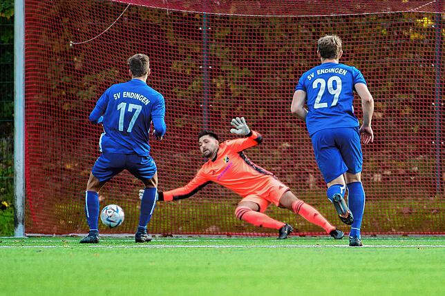 Bild 1: SV 08 Laufenburg muss sich mit 1:1 gegen SV Endingen begnügen &ndash; und wir haben Bilder!