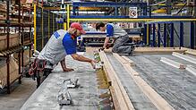 Die Erne AG Holzbau hat ihre neue Produktionsanlage für Holz-Hybriddecken in Stein eröffnet.