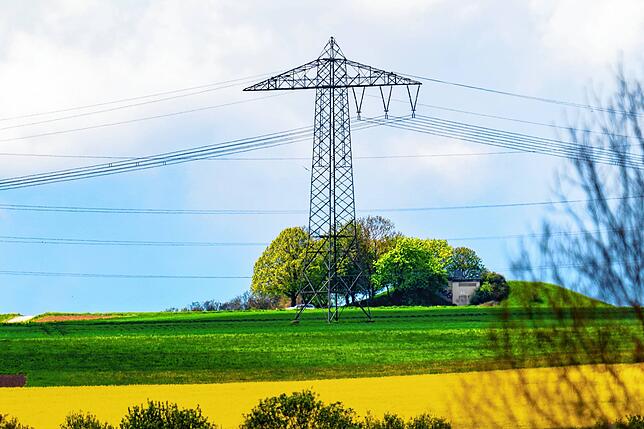 Vom Wasserwerk Bad Dürrheim bis zum Wasserhochbehälter Brigachtal (links neben dem Strommasten) beträgt die Distanz 2300 Meter. Von hier ...