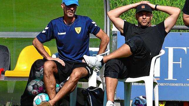 Rücktritt vor dem Spitzenspiel: Nach offensichtlich undiszipliniertem Verhalten von mehreren Spielern haben die Trainer Werner ...