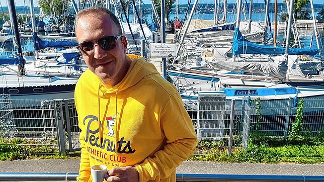 David Russo auf der Terrasse des SMCÜ-Clubhauses. Er hat seinen Pachtvertrag überraschend gekündigt.