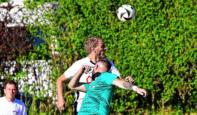 Bild 7: SG FC Wehr/Brennet besiegt den FC Zell mit 1:0 – und wir haben Fotos!