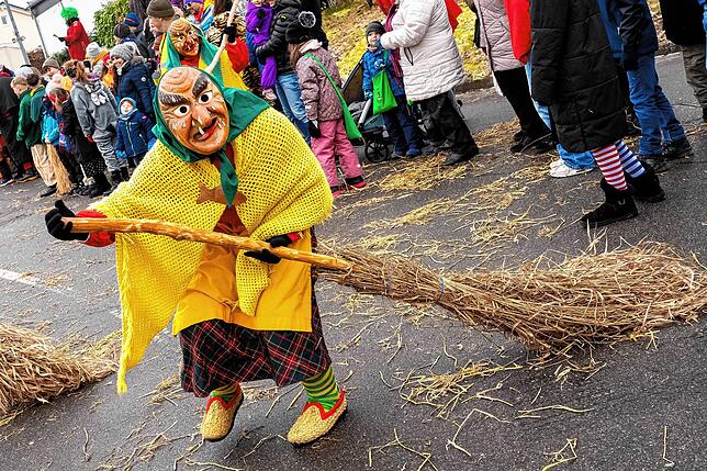Bild 11: Grenzsteintreffen Brigachtal: So schön war‘s beim Umzug durch Kirchdorf – Teil 3