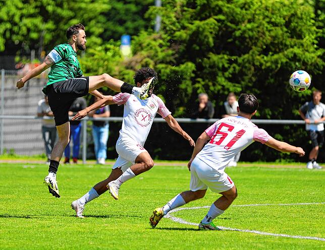 Bild 30: Vor Meisterfeier: Türk. SV Singen und VfR Stockach trennen sich 1:1. Wir haben die besten Bilder.