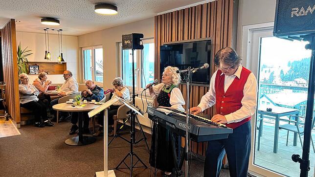 Die Schwarzwaldfamilie Seitz tritt im Dobelblickstüble im Haus Schönwald auf. Sogar ein Wunschkonzert der besonderen Art hatten sie im ...