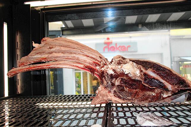 Dry Aged Tomahawks bei Otto Müller vom Bodenseerind.