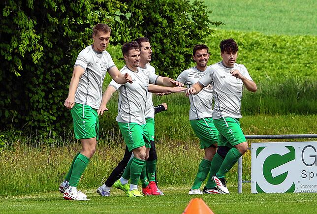 Bild 21: Vier Tore nach der Pause – TSV Aach-Linz besiegt FV Walbertsweiler. Wir waren mit der Kamera dabei!