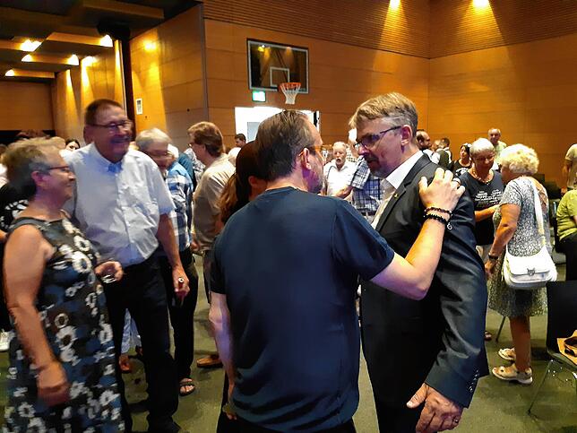 Bild 6: OB-Wahl: Das sind die Bilder der Wahlparty in der Stadthalle