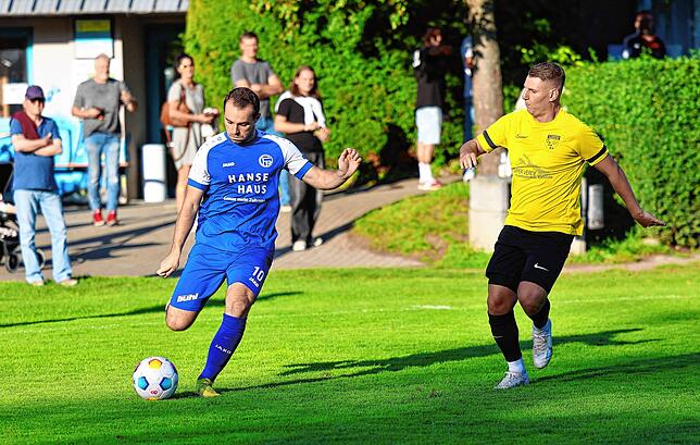 Bild 9: Die besten Bilder der Landesliga-Partie zwischen dem FC Radolfzell und dem FC Öhningen-Gaienhofen
