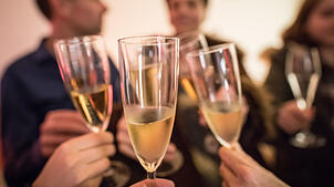 Prosit Neujahr! Veranstaltungen rund um den Jahreswechsel am Hochrhein gibt es einige, nicht nur Silvesterpartys. Wer es gediegener ...