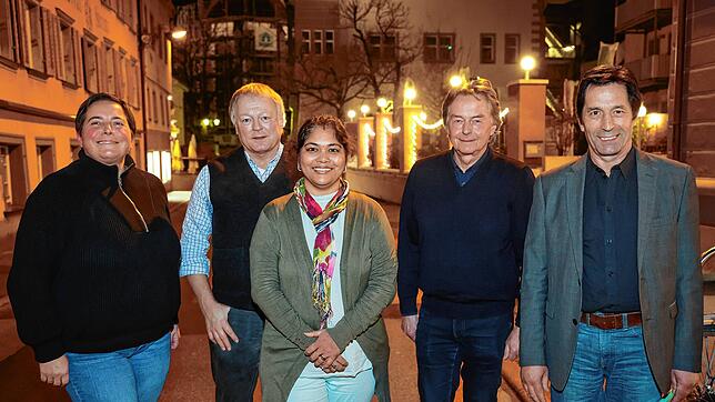Fünf der insgesamt sieben Kandidaten, die der Ortsverein der Radolfzeller Grünen für die Listenaufstellung zur Kreistagswahl nominiert ...