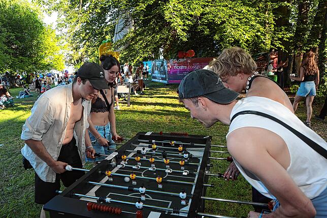 Bild 27: Im Stadion wird am zweiten Tag des Campus-Festivals nochmals aufgedreht