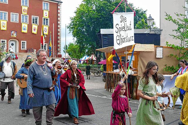 Bild 14: Tausende Besucher tauchten beim siebten "Stettener Spectaculum", 25.-27. Juli, ins Mittelalter ein