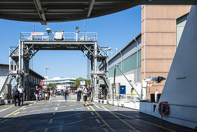 Die Trajektbrücke und die Werfthalle in Friedrichshafen sind in ihrer damaligen Form bis heute erhalten geblieben.
