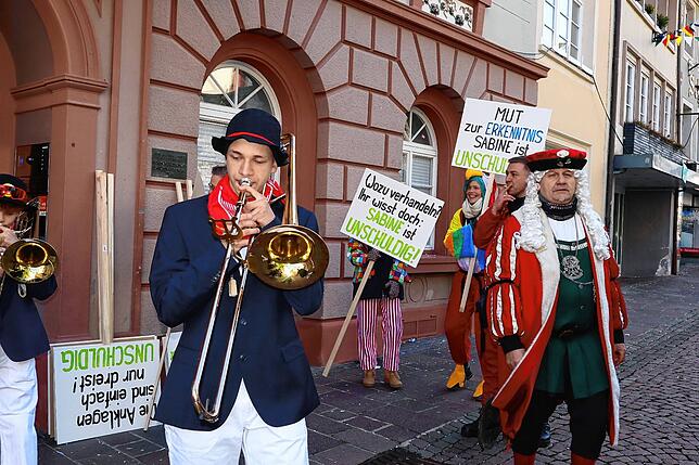 Bild 10: Das Narrengericht in Tiengen kennt keine Gnade! Das sind die Bilder