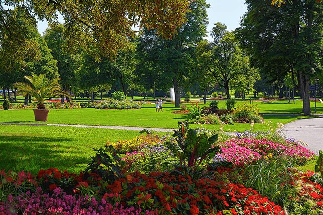 Neben dem Kurgarten ist der Kurpark gelegen. Dieser kann für freie Trauungen mit genutzt werden.
