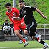 Zielstrebig: Bujar Halili regiert blitzschnell und sorgt mit seinem Treffer schon vor der Pause für den 1:0-Erfolg des SV 08 Laufenburg ...