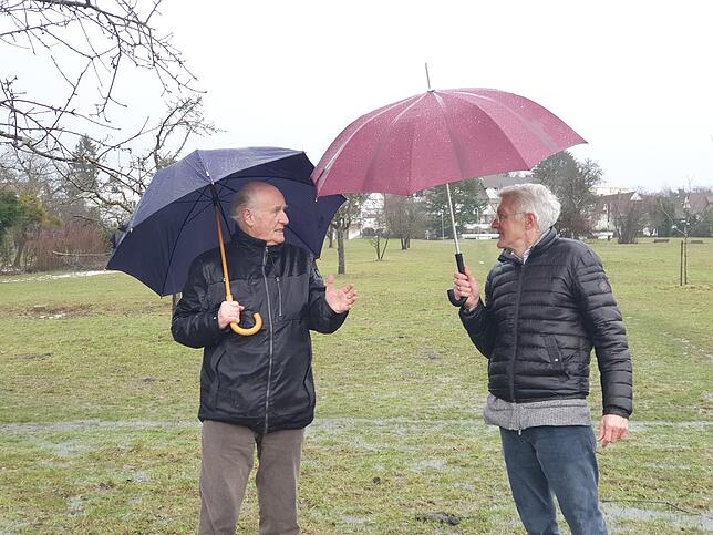 Sven Martin beim Rundgang mit dem SK durch Allmannsdorf auf der Jungerhalde. Bild: Eva Marie Stegmann