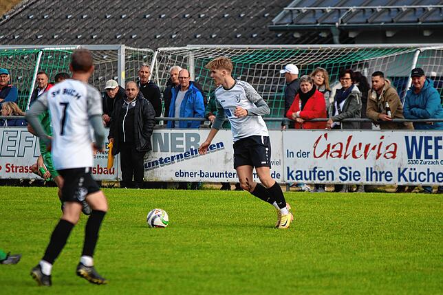 Bild 10: SV Buch siegt 6:0 beim SV Waldhaus – und wir haben Bilder!
