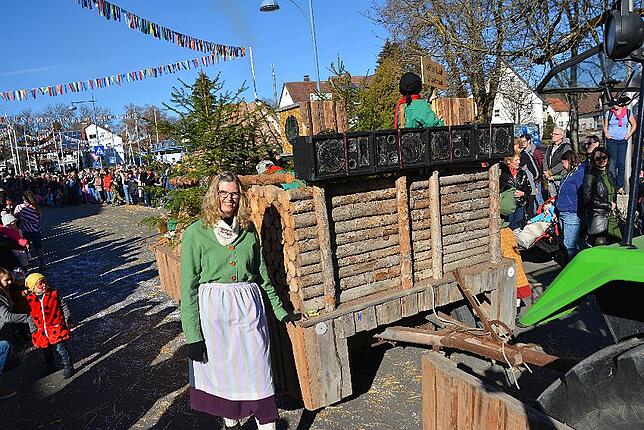 Bild 32: Bilder vom Narrentreffen der Urviecher-Zunft Bad Dürrheim: Großer Festumzug (2)