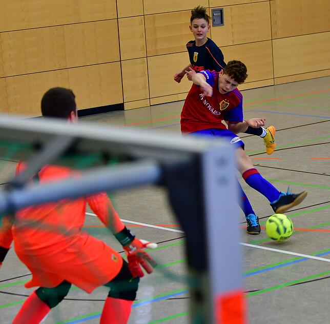 Bild 14: U15-Nachwuchs des FC Basel schenkt dem Gastgeber alle Neune ein