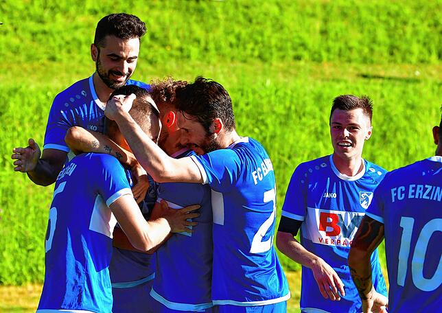Bild 15: Weitere Impressionen vom 3:2-Sieg des FC Erzingen zum Landesliga-Aufstieg gegen den FC Emmendingen