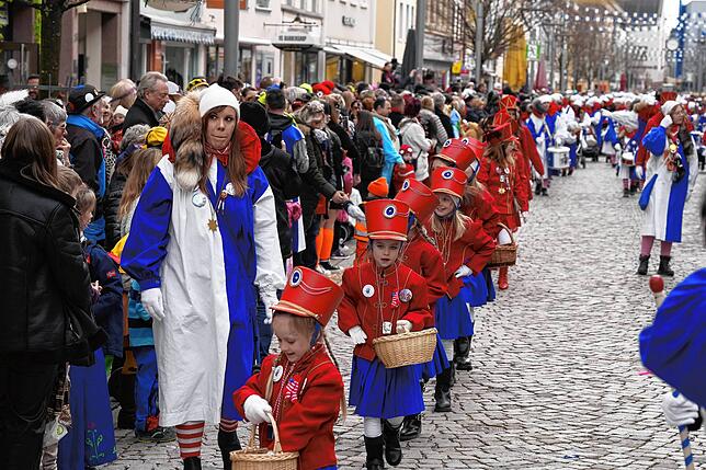 Bild 9: Fastnacht 2023: Die schönsten Fotos vom Umzug am Donnerstag in Villingen