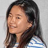 Die südkoreanische Künstlerin Hyunjeong Ko, die derzeit in Engen ausstellt.