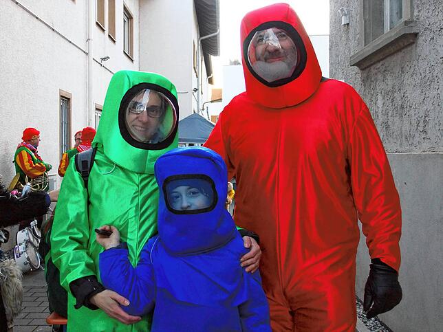 Bild 12: Buntes Treiben beim Mini-Kinderball der Froschenzunft