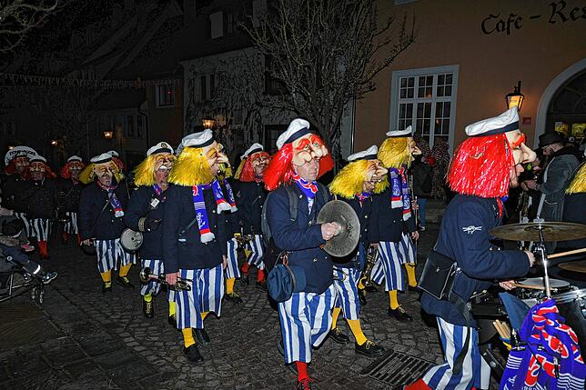 Bild 10: Nachtumzug beim Narrentreffen Engen 2025 – Hier gibt‘s die besten Bilder