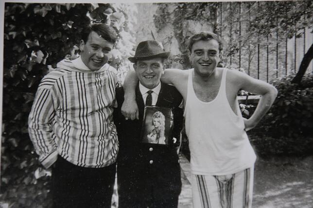 1962: Da waren sie noch ganz jung und guter Laune in Fontainebleau: Wilfried Wieser (links) und Manfred Stadelhofer (rechts).