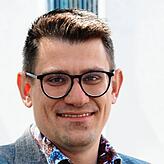 Frederic Striegler von der IG Metall kündigt weitere Streiks an, sollten die Verhandlungen mit den Arbeitgebervertretern scheitern.