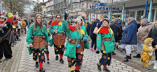Bild 10: Der Montagsumzug in Bad Dürrheim setzt den gutgelaunten Punkt unter die diesjährige Fasnet &ndash; Teil 1
