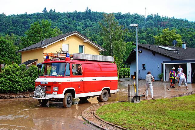 Die Feuerwehrabteilungen aus Stühlingen und den Ortsteilen packte tatkräftig mit an am Donnerstagnachmittag und pumpte zahllose Keller ...