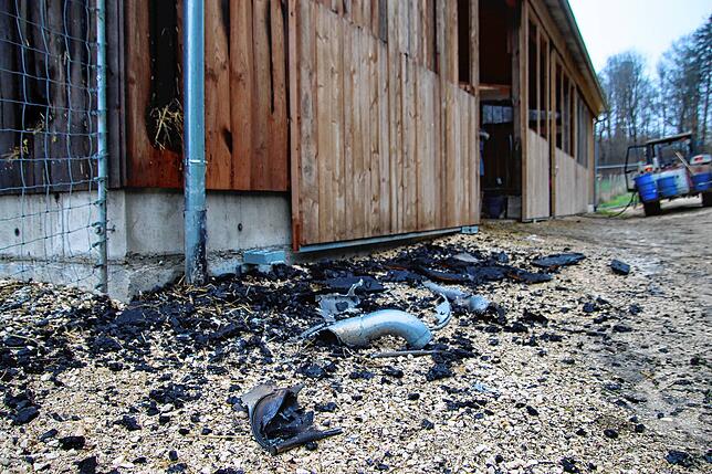 Nach dem Brand bleiben Schutt und Fragen.