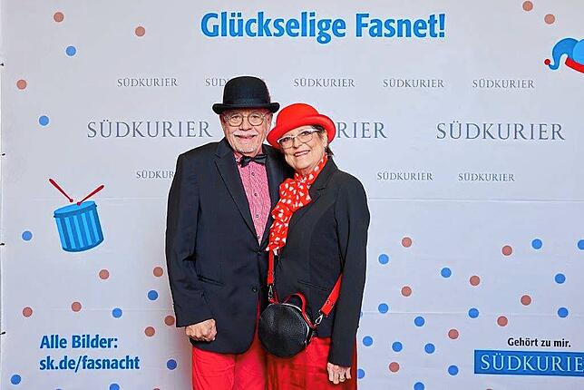 Bild 11: Gute Laune vor der SÜDKURIER-VIP-Wand bei der Fernsehfasnacht