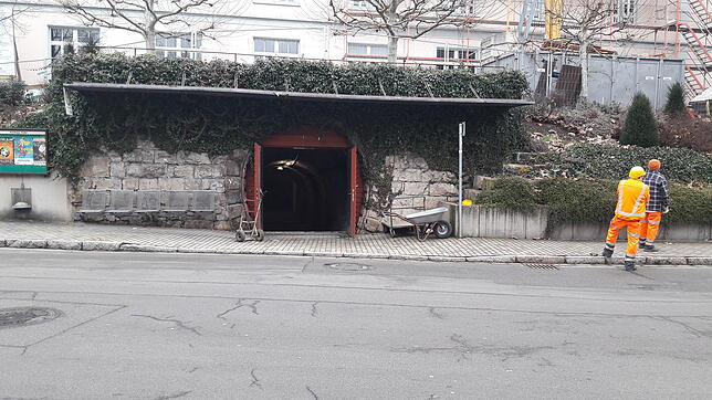 Geöffnet sind auf diesem Foto die Tore des Waldshuter Kornhauskellers. Während das darüber liegende Gebäude gegenwärtig saniert wird, ...