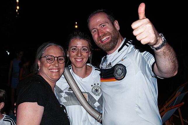 Bild 15: Jubel-Fotos vom Public Viewing: So feiert Überlingen den Achtelfinalsieg (2/2)