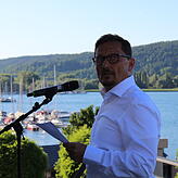 Christopher W. von Prack, Besitzer und Betreiber des Seehotel Villa Linde, ist seit 25 Jahren in der Gastronomie tätig. Er wünscht sich, ...
