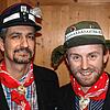 Markus Elsner (links) und Ralf Schmid sind zwei Mitglieder der Zimmerergilde, die mit ihrem Team das Stockacher Narrenblättle herausbringen.