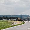 Rund 500 Meter staut sich der Verkehr auf der B 31 von Hüfingen kommend vor der Baustellenampel.