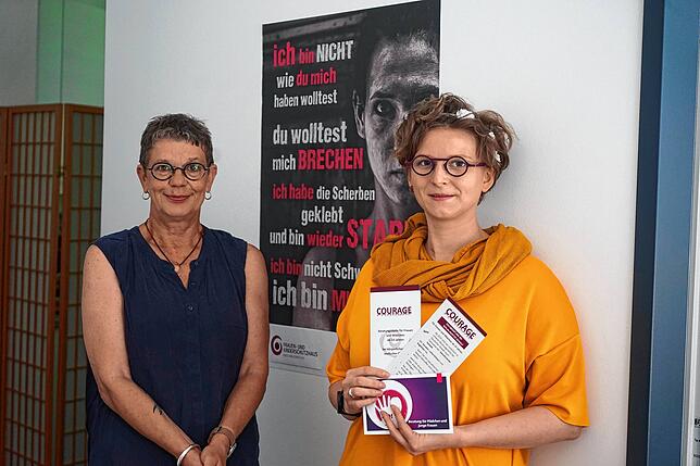 Marlies Sonntag und Ann-Dorothee Zühlke (von links) vom Frauen- und Kinderschutzhaus des Kreises Waldshut bieten nun auch eine ...