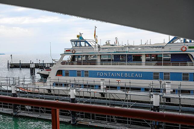 Die Fontainebleu liegt auf einem Nachbarplatz: Das alte Fährschiff wird ausgemustert.