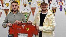 Wechsel: Ivan Atlija (links) vom Bosporus FC Friedlingen schließt sich dem FSV Rheinfelden an. Neben ihm FSV-Sportchef Julian Jäger.
