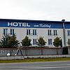 Geht es aber nach dem Willen des Landkreis Konstanz und der Gemeinde Hilzingen, könnten im Hotel &bdquo;Am Kellhof&ldquo; bis zu 70 ...