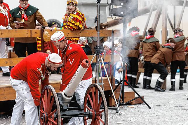Bild 15: Narrenbaumstellen auf dem Radolfzeller Marktplatz
