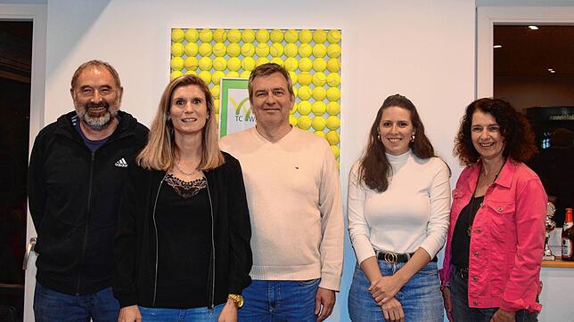 Wiedergewählt beim Tennisclub Weilheim (von links): Sportwart Norbert Ebi, Vorsitzende Kristina Villinger, Beisitzer Michael Stubbe, ...