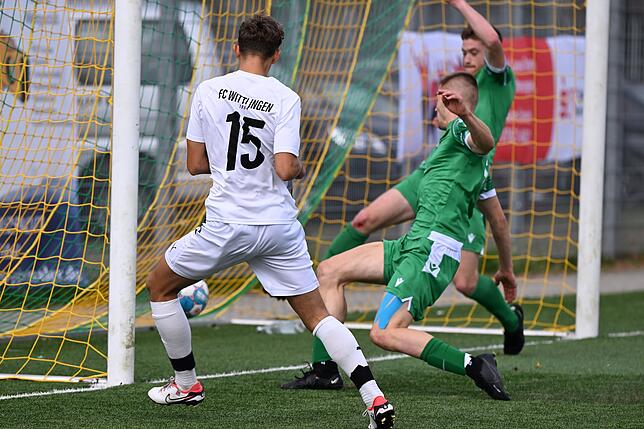 Bild 2: FC Wittlingen setzt sich mit 2:0 beim SV Herten durch &ndash; und wir haben Bilder!