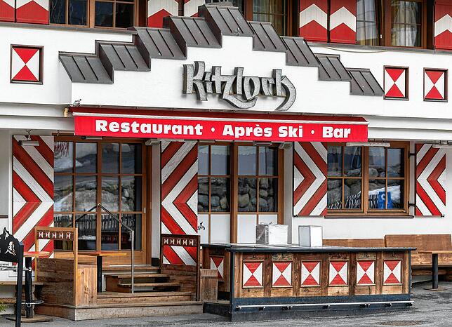 „Patient Null“ soll ein deutscher Barmann des „Kitzloch“ sein, eines der angesagtesten Après-Ski-Lokale des Ortes.